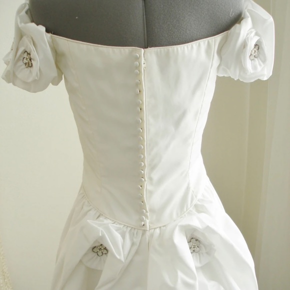 Vintage -Victorian Inspired- Wedding Dress - Picture 5 of 10